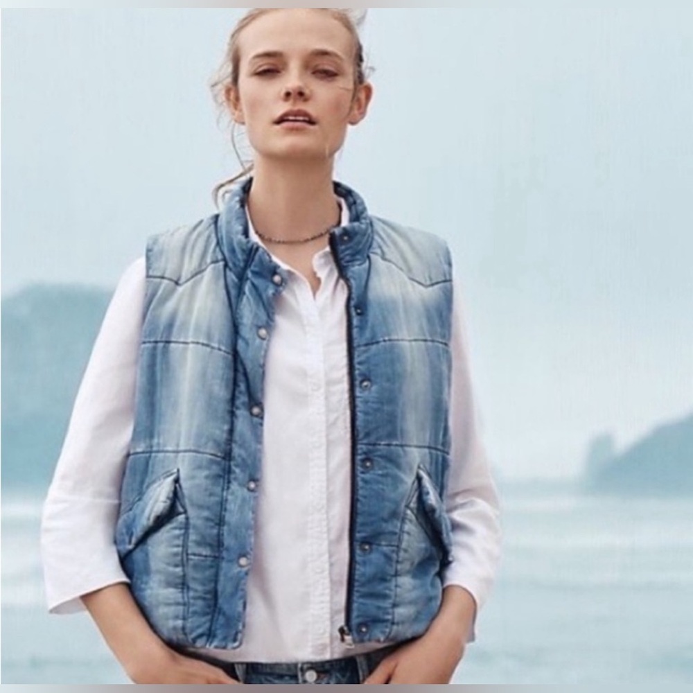 Cloth & Stone Anthropologie Quilted chambray Denim Vest Size XS
